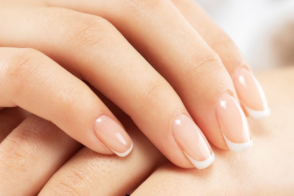 ¿Cómo he arreglado mis uñas dañadas después de la manicura híbrida?